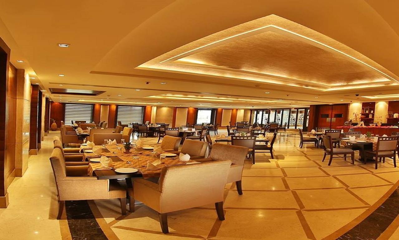 City Park Resort Bahādurgarh Eksteriør billede