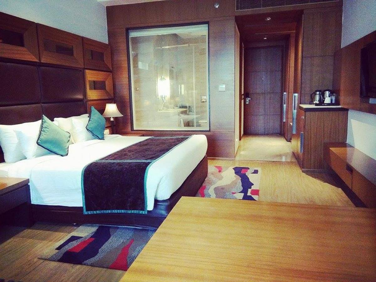 City Park Resort Bahādurgarh Eksteriør billede