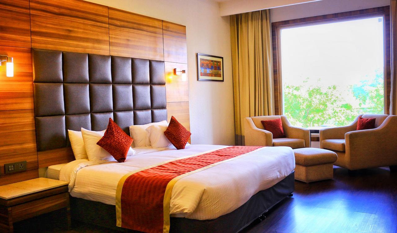 City Park Resort Bahādurgarh Eksteriør billede