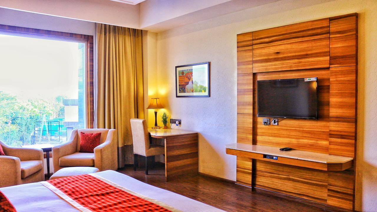 City Park Resort Bahādurgarh Eksteriør billede