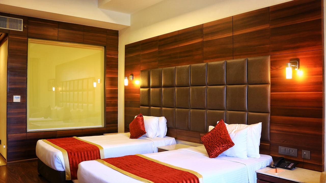 City Park Resort Bahādurgarh Eksteriør billede