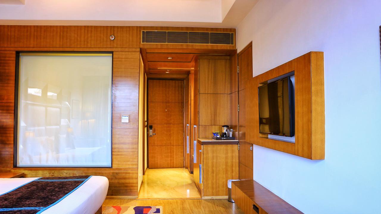 City Park Resort Bahādurgarh Eksteriør billede
