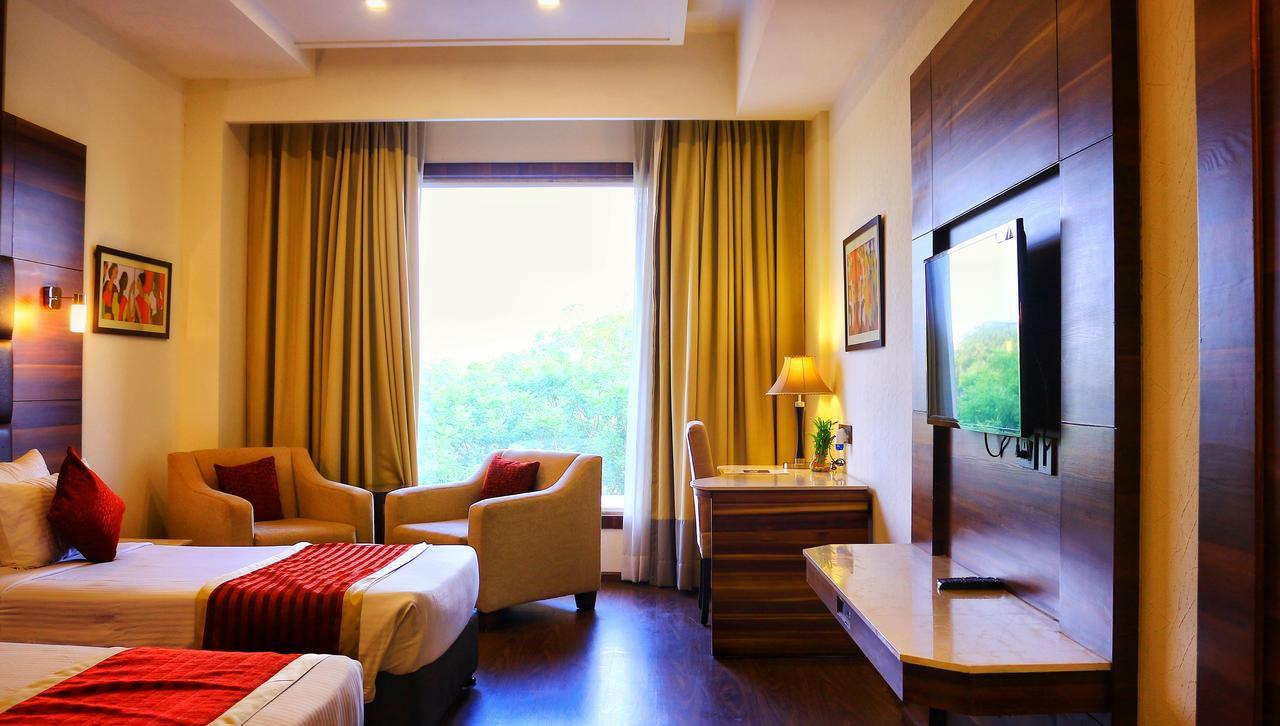 City Park Resort Bahādurgarh Eksteriør billede