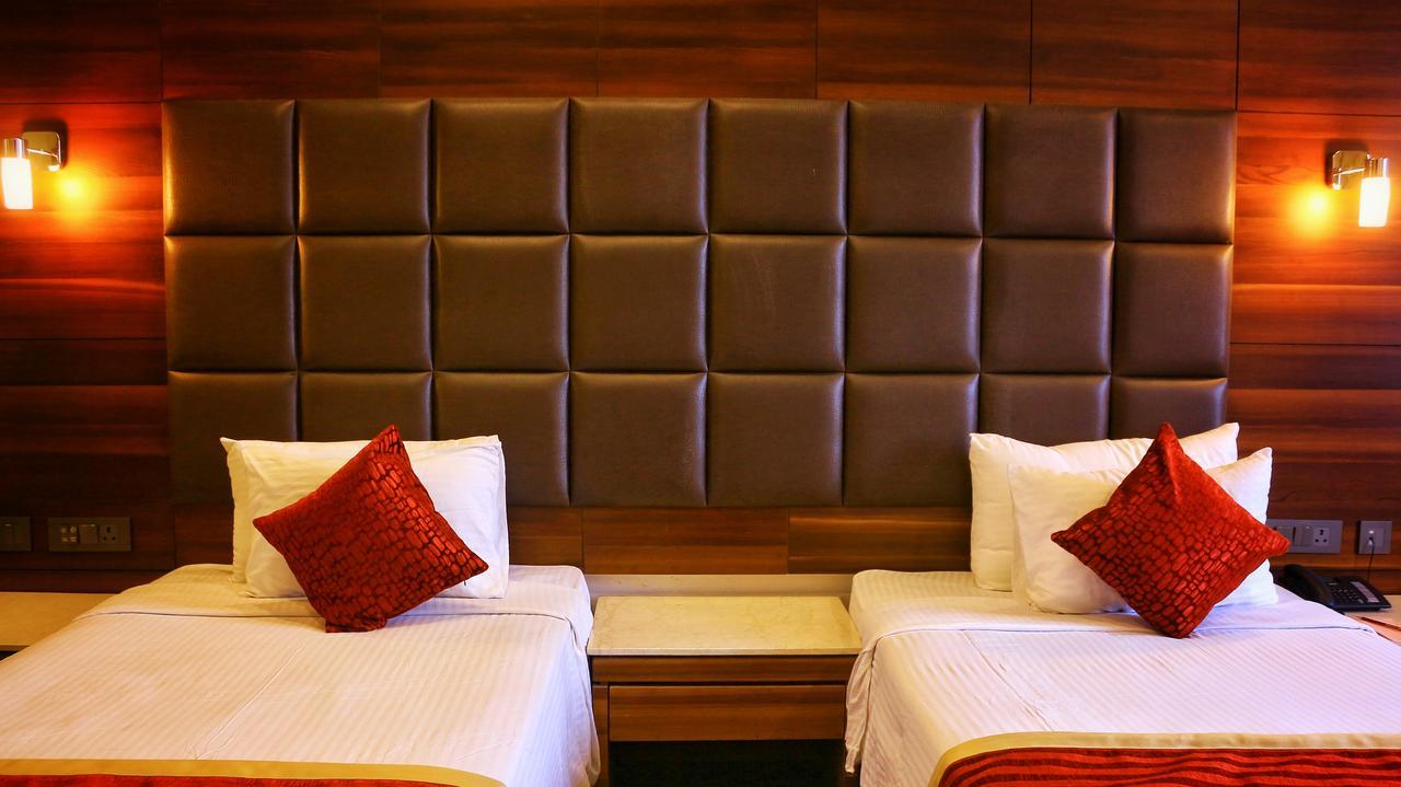 City Park Resort Bahādurgarh Eksteriør billede