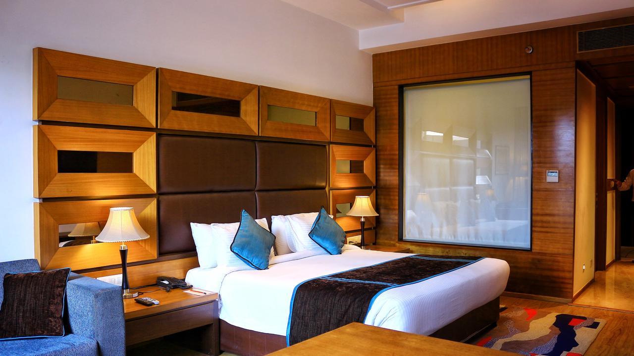 City Park Resort Bahādurgarh Eksteriør billede