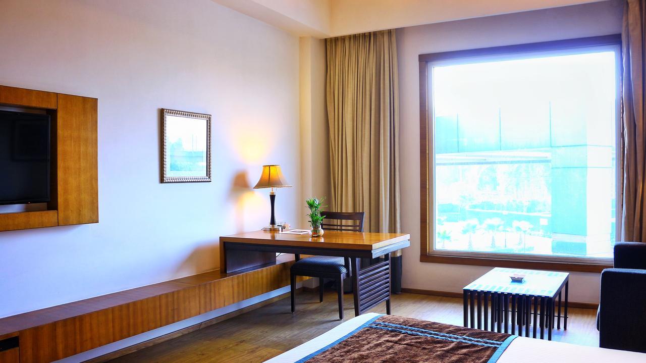 City Park Resort Bahādurgarh Eksteriør billede